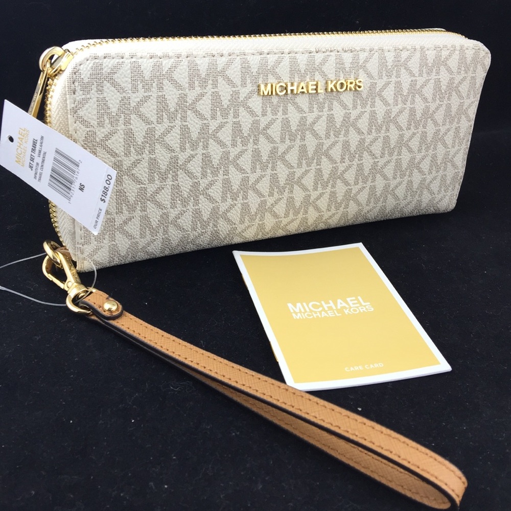 LAST ONE‼️Michael Kors NEW expandablewallet/clutch